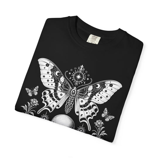 Mystical Skull Flora and Moth Womens WUNDERLAND Backyard Dept Halloween Booteek Short Sleeve Tee