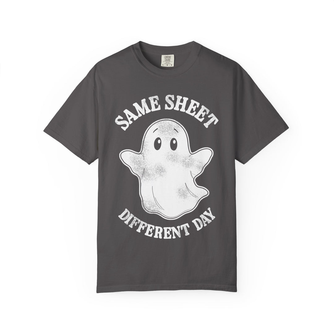 Same Sheet Different Day Ghost Mens WUNDERLAND Backyard Dept Halloween Booteek 25 Short Sleeve Tee